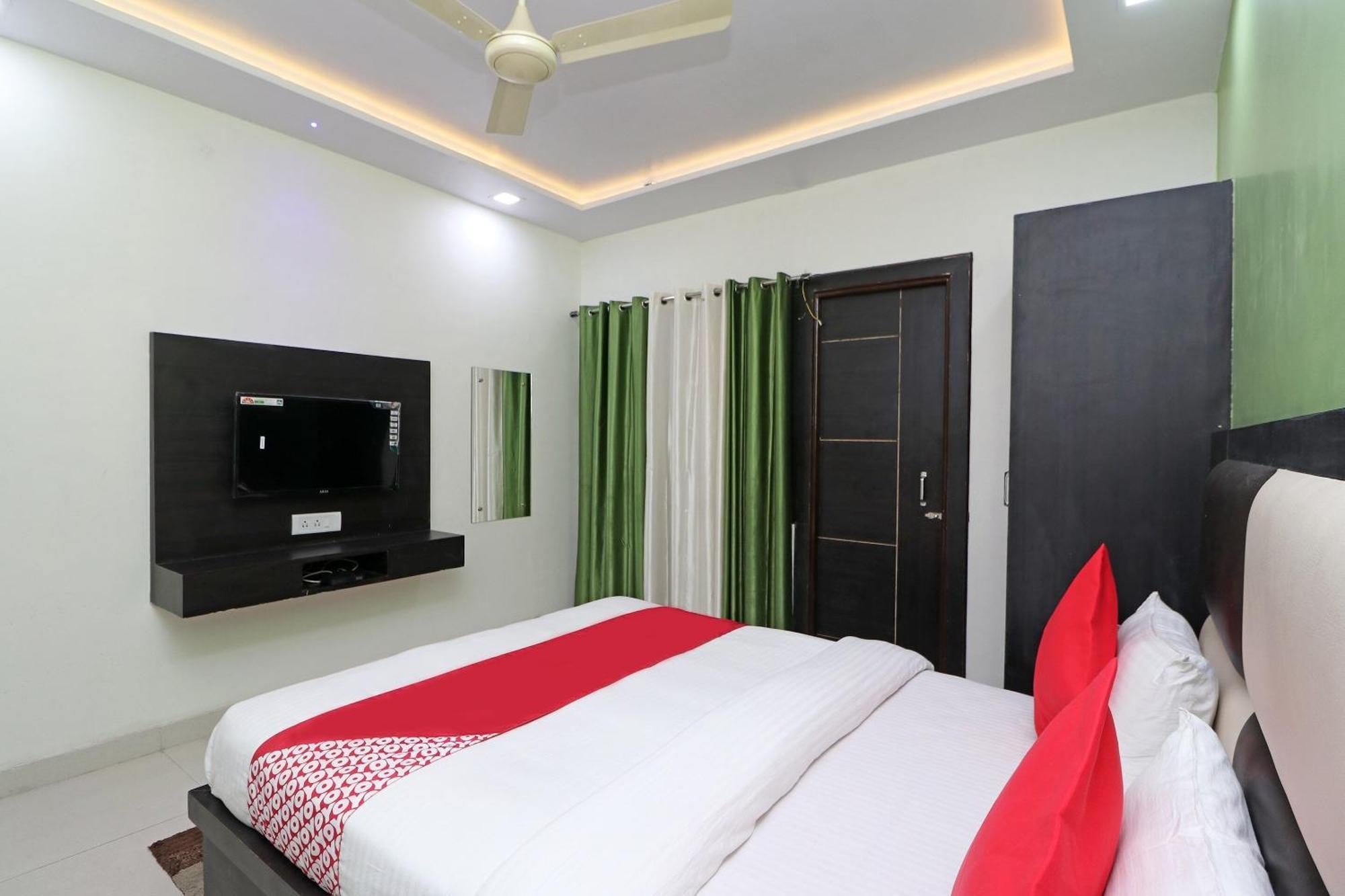 Oyo Hotel The Orient Tree アーグラ エクステリア 写真